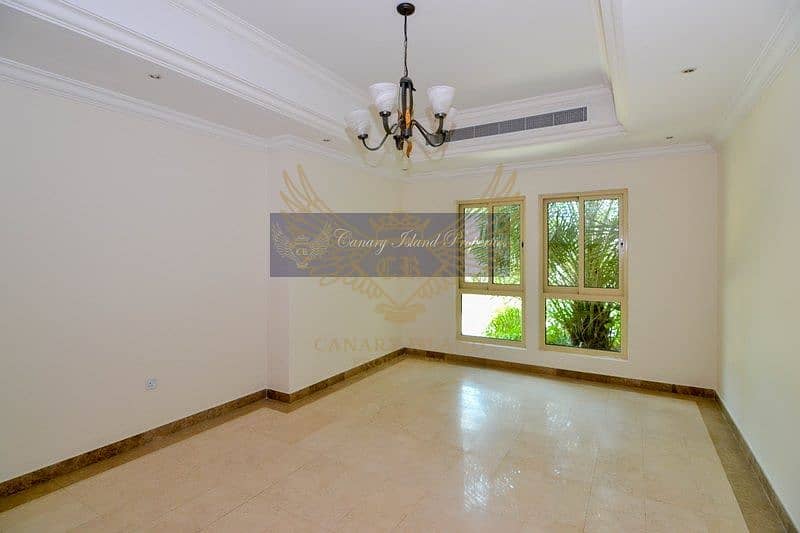 2 VACANT ON TRANSFER | 4 Bed | Entertainment Foyer