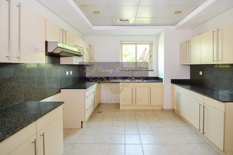 5 VACANT ON TRANSFER | 4 Bed | Entertainment Foyer
