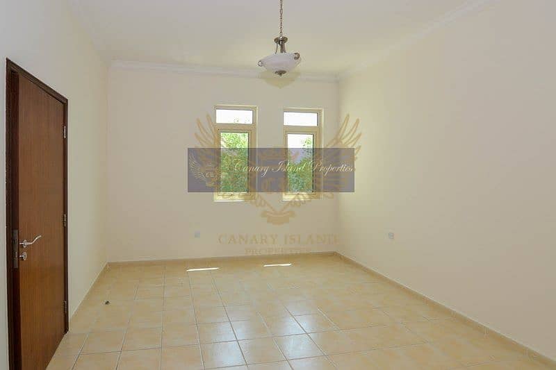 7 VACANT ON TRANSFER | 4 Bed | Entertainment Foyer