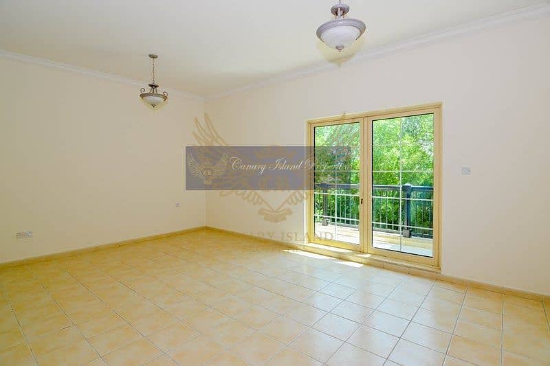 11 VACANT ON TRANSFER | 4 Bed | Entertainment Foyer