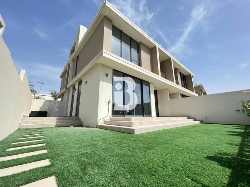 Park Facing | Rooftop Terrace | Vacant Park Facing | Rooftop Terrace | Vacant