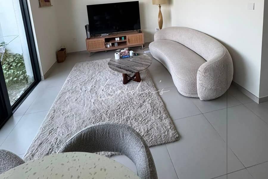 3 images image img