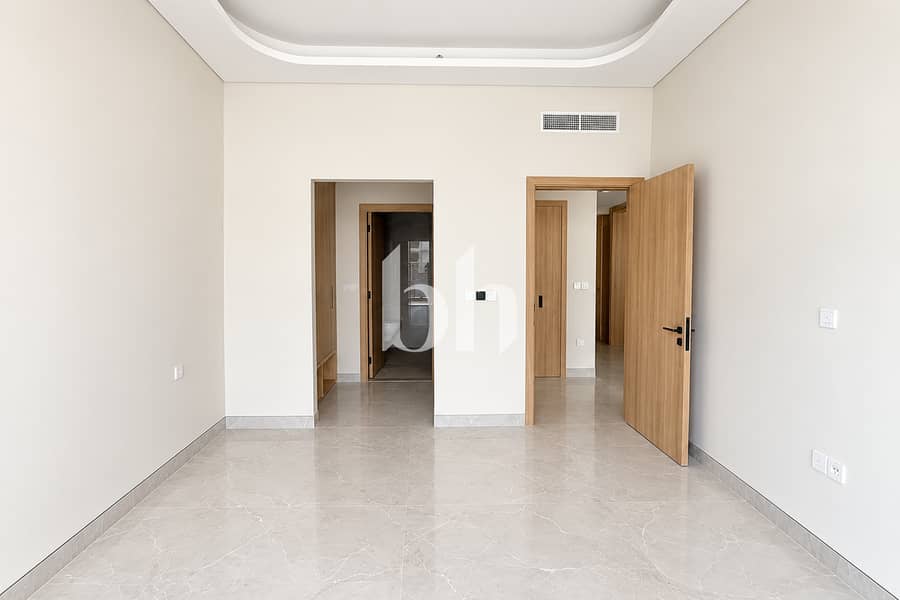 3 images image img