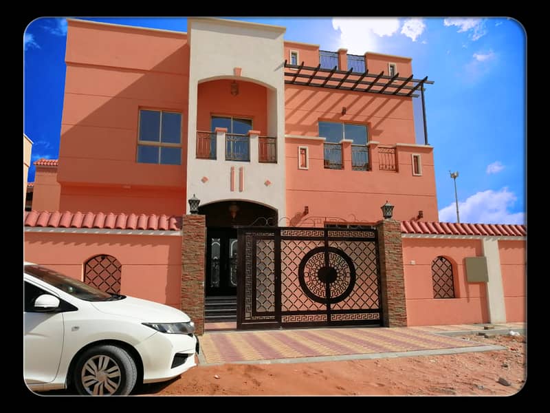 Luxurious villa with attractive modern design for sale at an ideal price