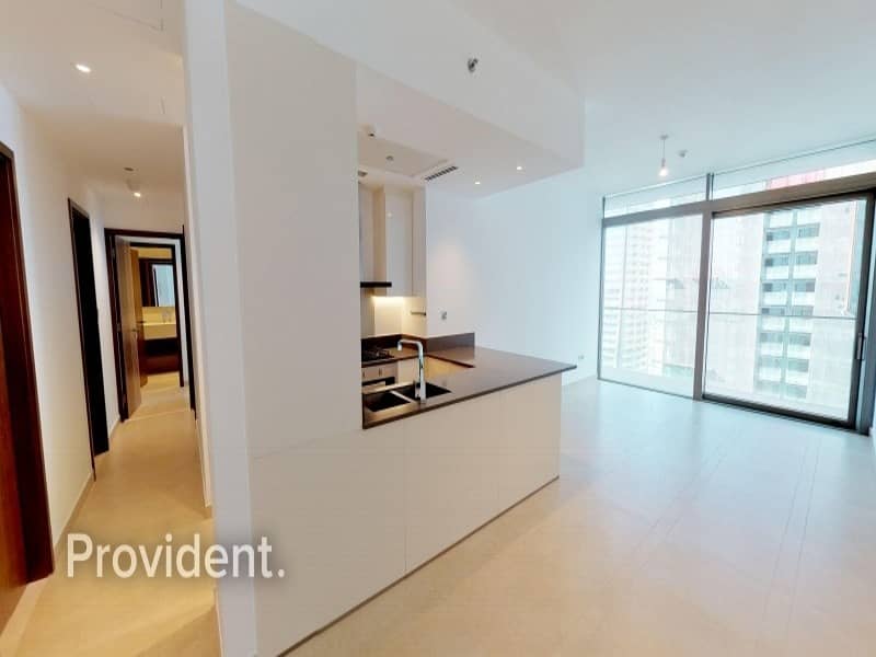 Modern Living|Extra large 2 b/r with Stunning View