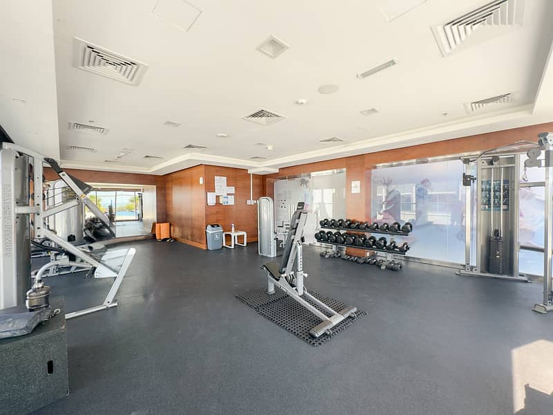 27 03_Gym_Weights_Area_IMG_1352. jpg