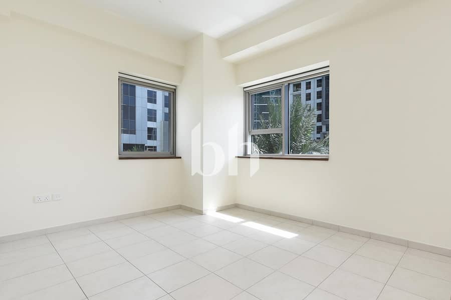 4 Executive Tower 3 BR Plus Maid 01