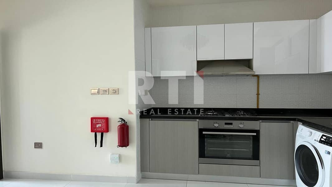 8 Image 9
