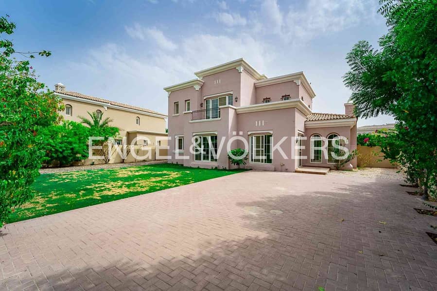 Landscaped | Spacious | Single Row | Vacant Landscaped | Spacious | Single Row | Vacant