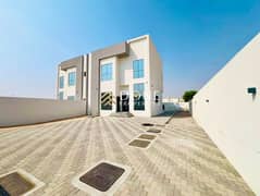 فیلا في حوشي 4 غرف 144990 درهم - 16443316