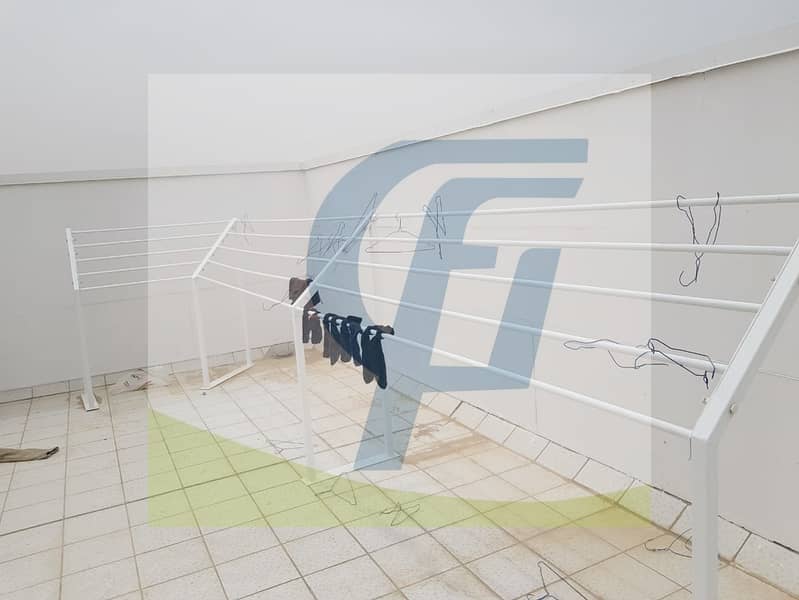 2 HANGING AREA