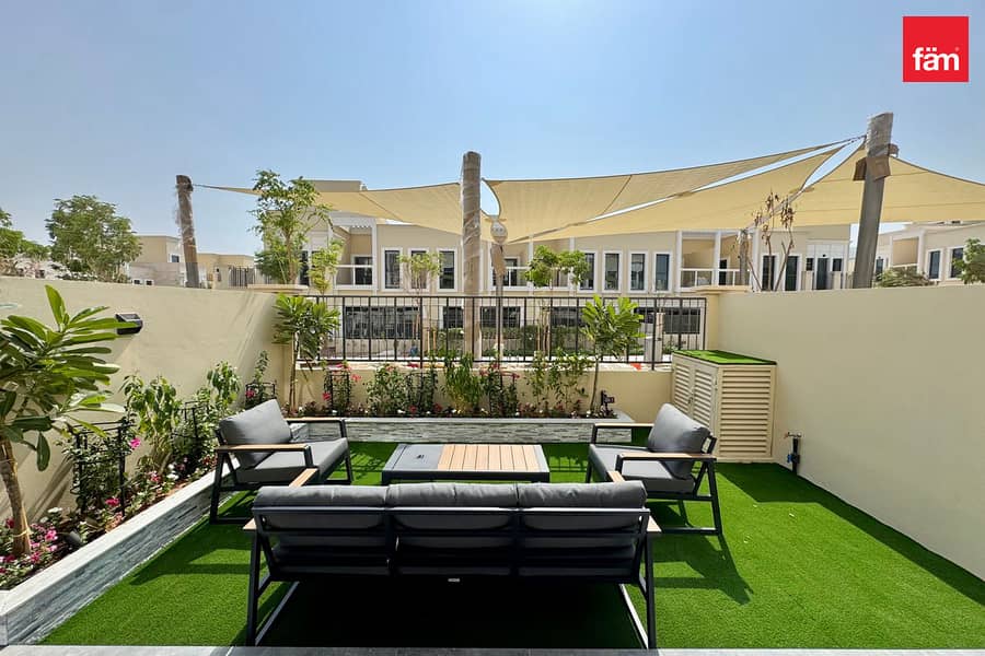 Single Row | Park Facing | Beautiful Landscaping Single Row | Park Facing | Beautiful Landscaping