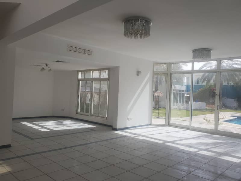 Beautiful Villa Compound For Rent In Al Falaj Sharjah,,,3 Bedroom With Swimming Pool. .