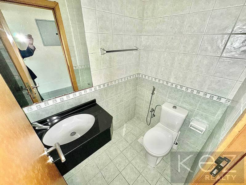 10 fd00e92c-df3c-4280-aed4-cfb33889cb5b. jpg