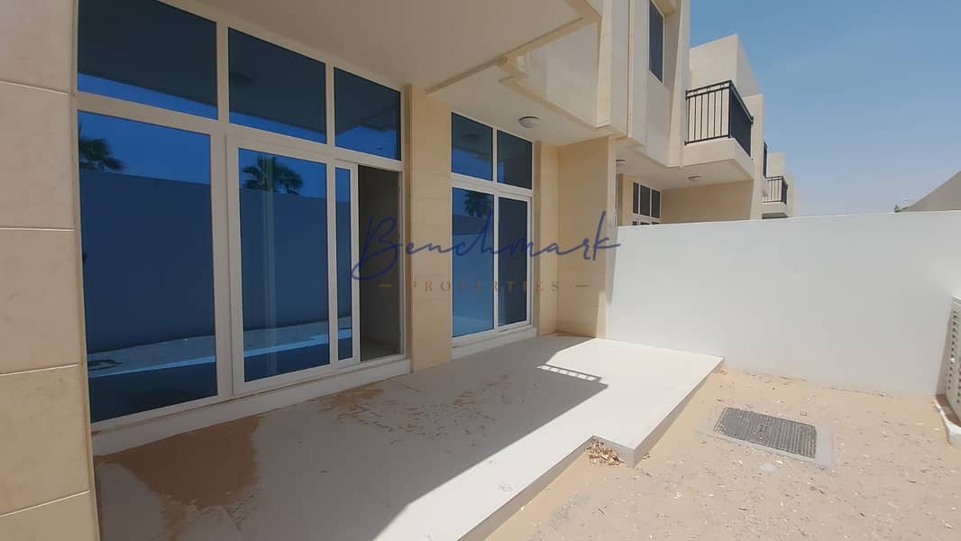 Below Market Price | Near Pool | 4 separate BR Below Market Price | Near Pool | 4 separate BR