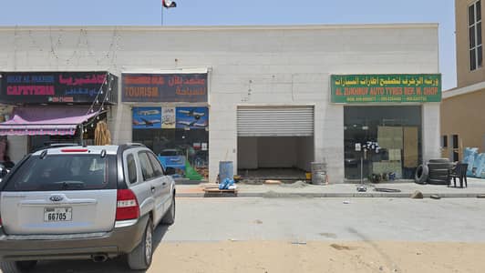 Shop de  à à louer à Al Sajaa, Sharjah - shop 350 sqft Abdulla Touwn (2). jpeg