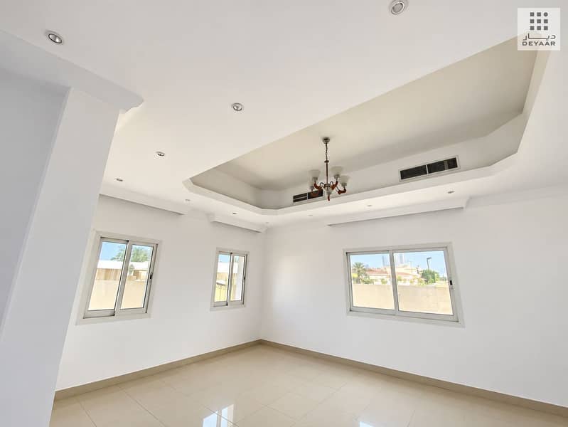 8 11 - Interior Room. jpg