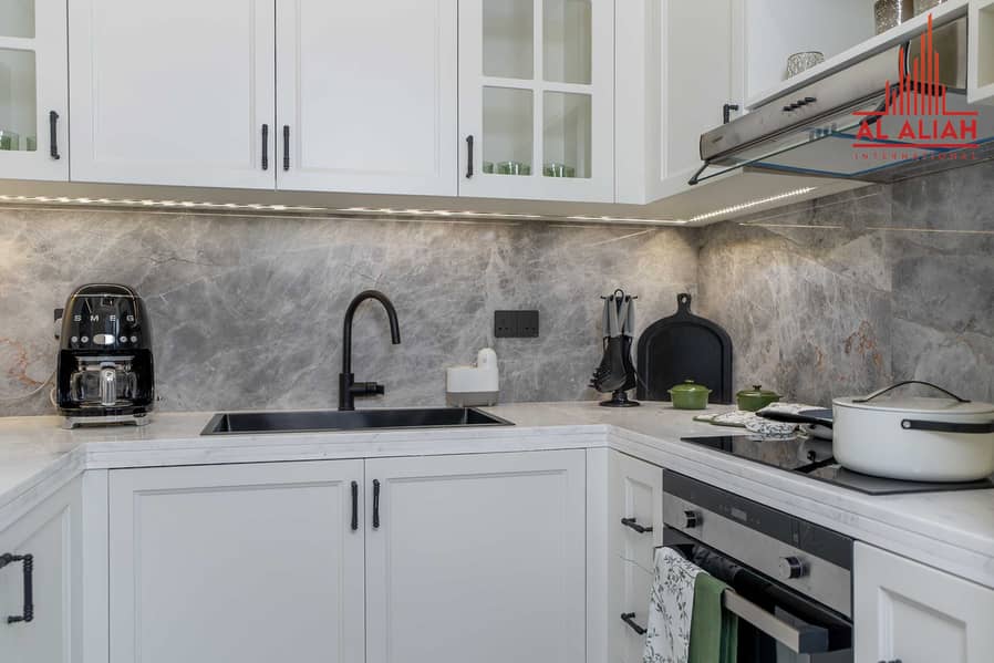 10 BQGR65_Kitchen_01. jpg