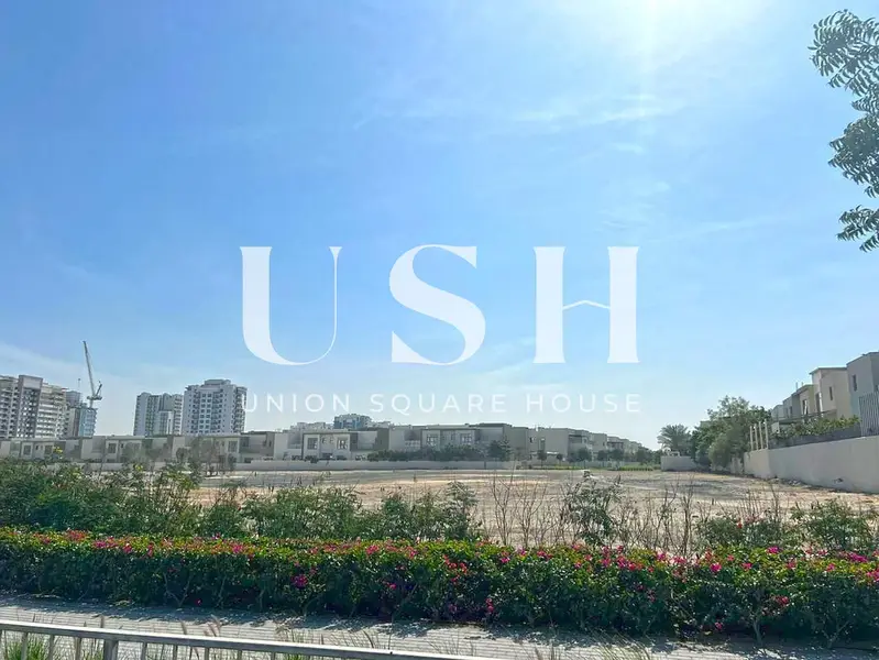 Close To Metro | Corner Plot