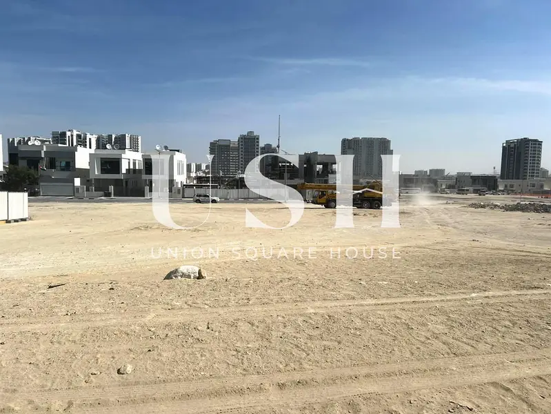 Close To Metro | Corner Plot