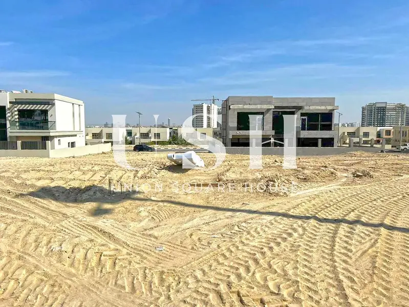 Close To Metro | Corner Plot