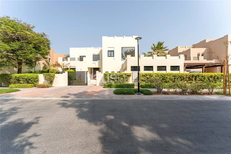 Villa in The Lakes,Hattan,Hattan 1, 6 schlafzimmer, 2000000 AED - 16451606 Villa in The Lakes,Hattan,Hattan 1, 6 schlafzimmer, 2000000 AED - 16451606