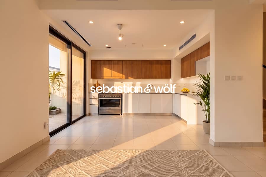5 05_Open_Plan_Kitchen_and_Dining. jpg