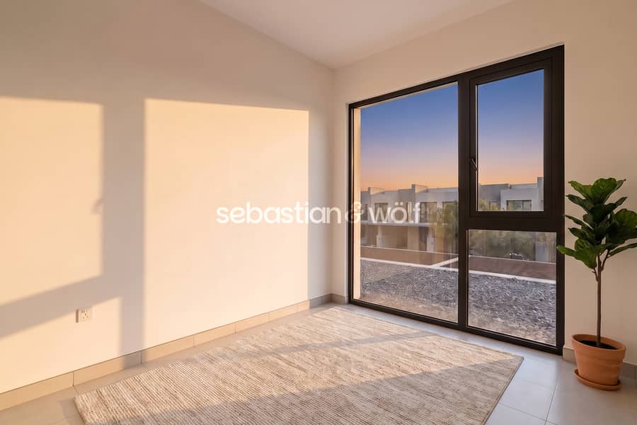 13 9_Secondary_Bedroom. jpg