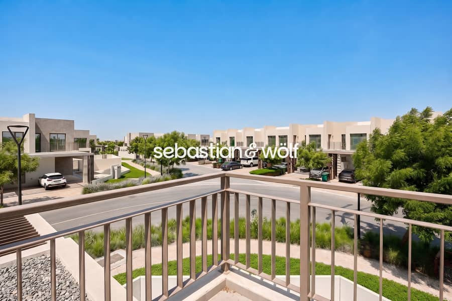 15 16_Balcony_Community_View. jpg