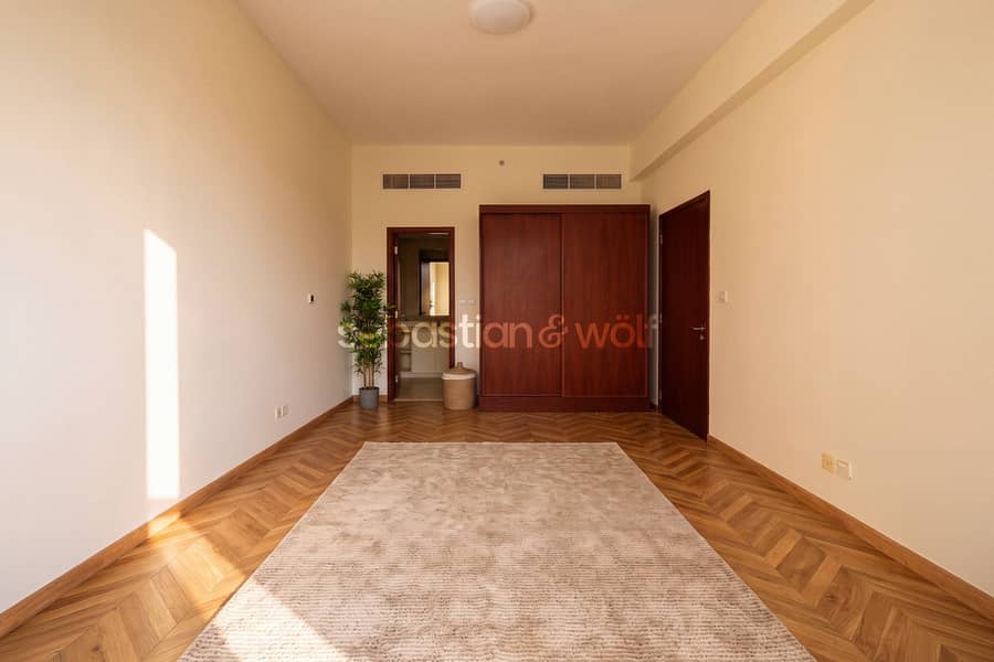 5 4- Master Bedroom. jpg