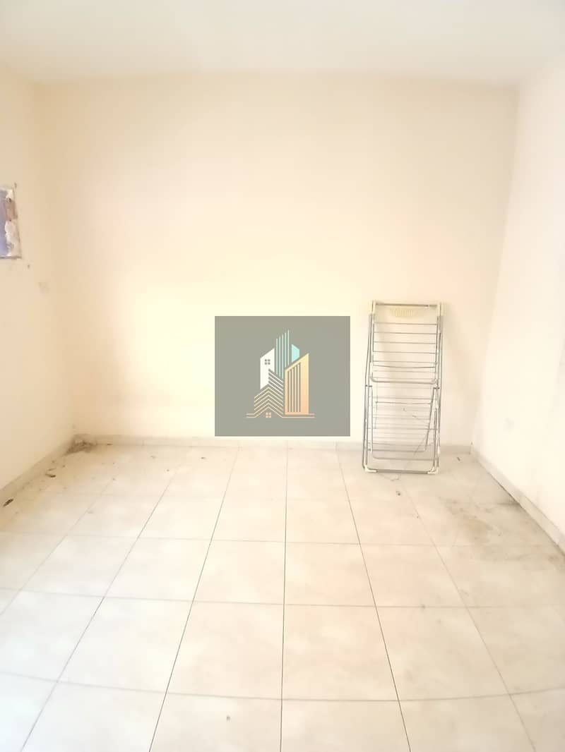 3 93473. jpg