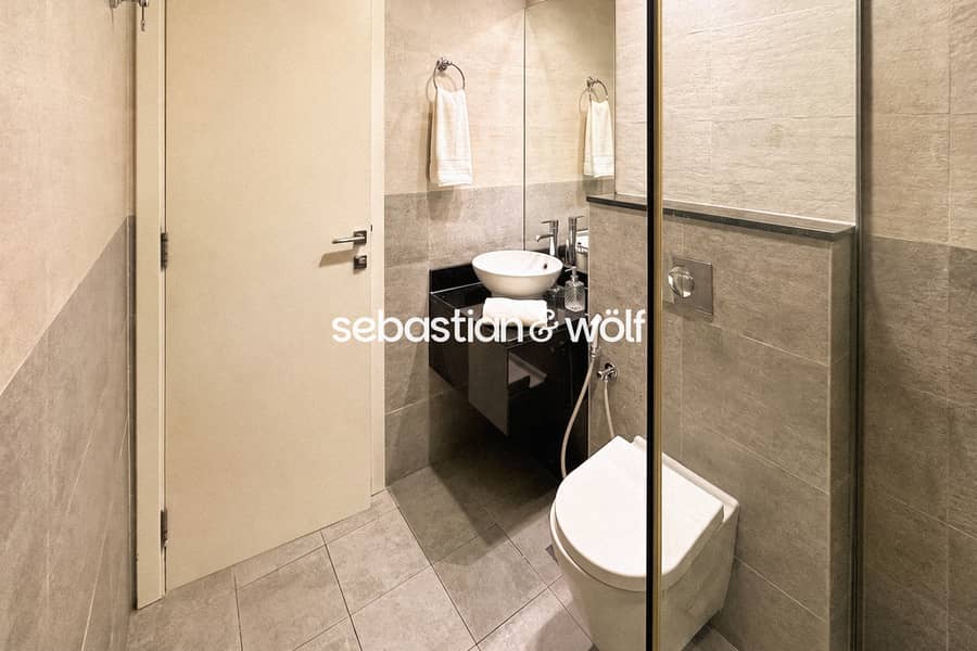 10 10_Clean_Bathroom_Shower_Detail. jpg