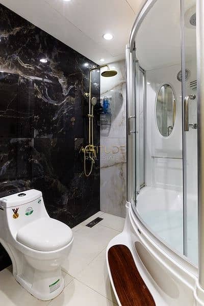 12 2 Master Bathroom 4. jpg