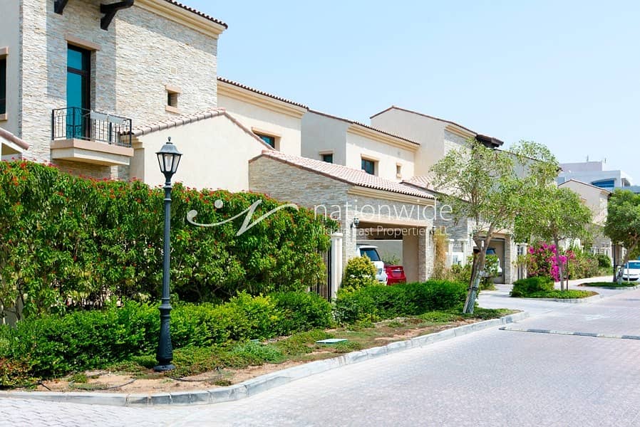 Vacant! Enthralling 3 BR Villa In Bloom Gardens Vacant! Enthralling 3 BR Villa In Bloom Gardens