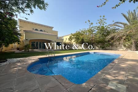Villa de 4 chambres à à louer à Jumeirah Park, Dubai - Villa à Jumeirah Park, 4 chambres, 425000 AED - 16459123