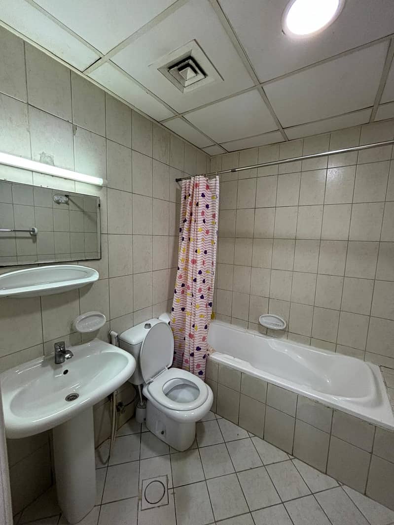 6 a8295fe0-f650-43c8-bd5c-91e08622c870. jpg