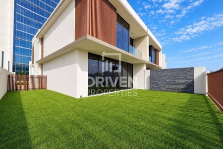 4 Bedroom Villa for Sale in Mohammed Bin Rashid City (MBR City), Dubai - Burj Khalifa View | Available to View | Brand New