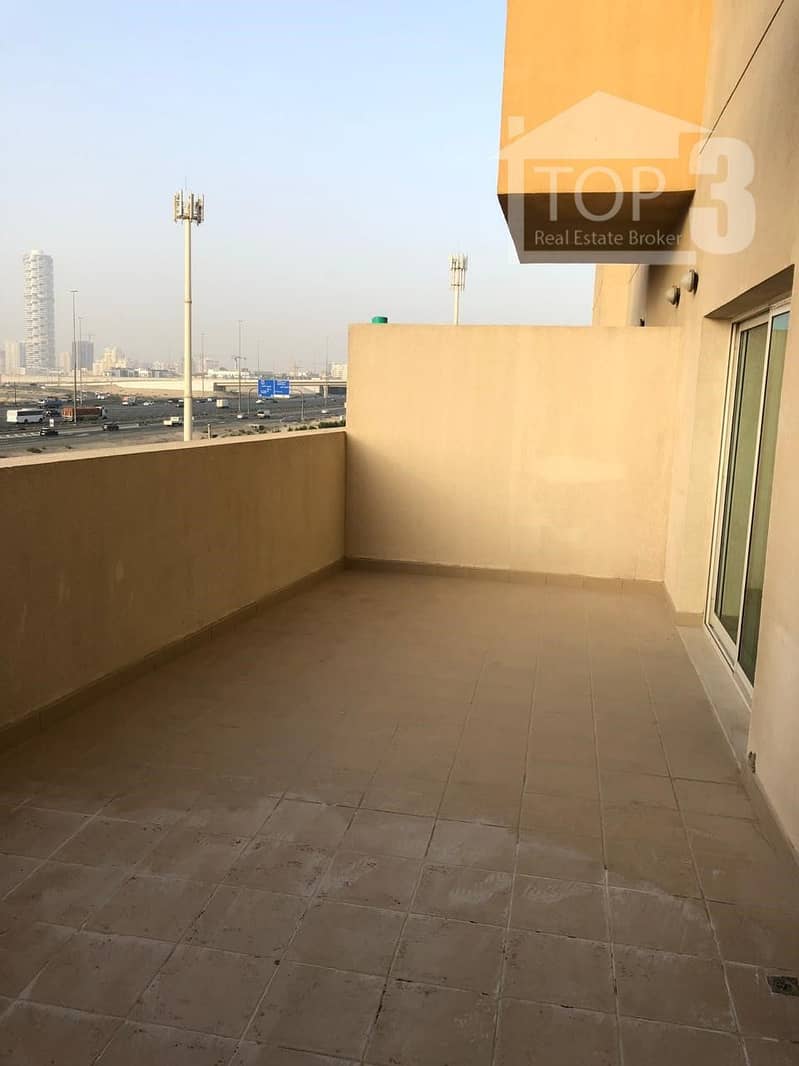 5 balcony. jpeg
