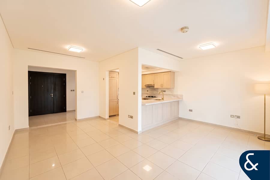 Vacant | Private Garden | Great Location Vacant | Private Garden | Great Location