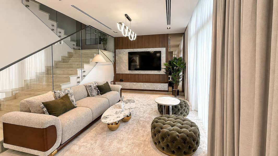 2 Livingroom-3. jpg