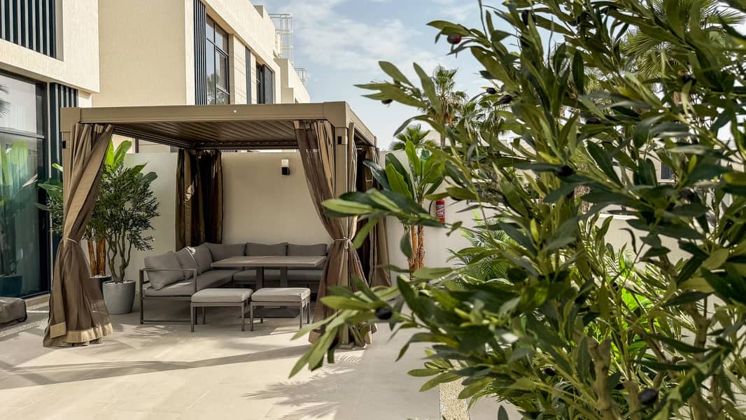 39 Courtyard -3. jpg