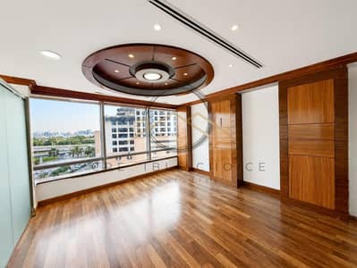 مکتب  للايجار في ديرة، دبي - Brightened listing interior (1). jpg