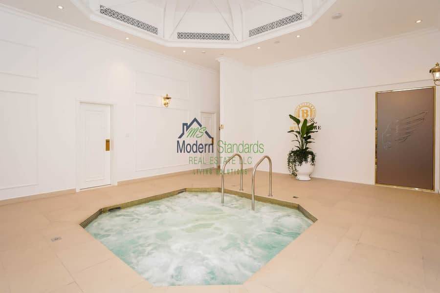 10 Jacuzzi. jpg