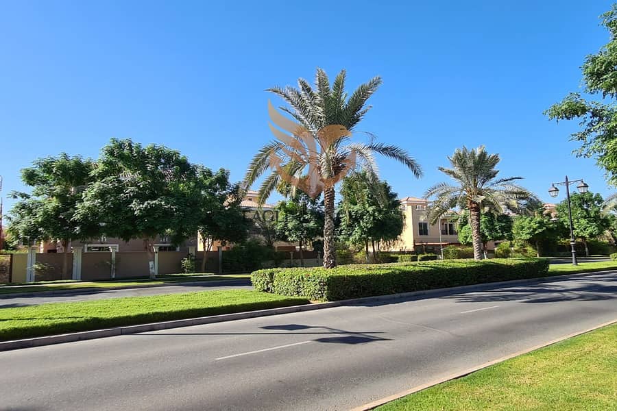 26 the-villa-25548_xl. jpg