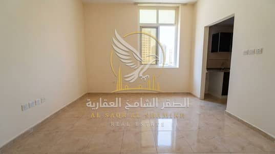 Studio de  à à louer à Al Qulayaah, Sharjah - Enhance_real_estate_photo_lighting_202609101043. jpeg