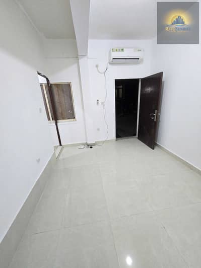 Studio for Rent in Al Falah Street, Abu Dhabi - 1000122056. jpg