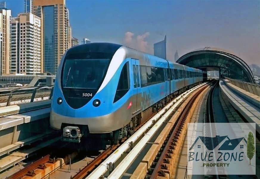 3 NXw89ZDC-Dubai-Metro-3. jpg