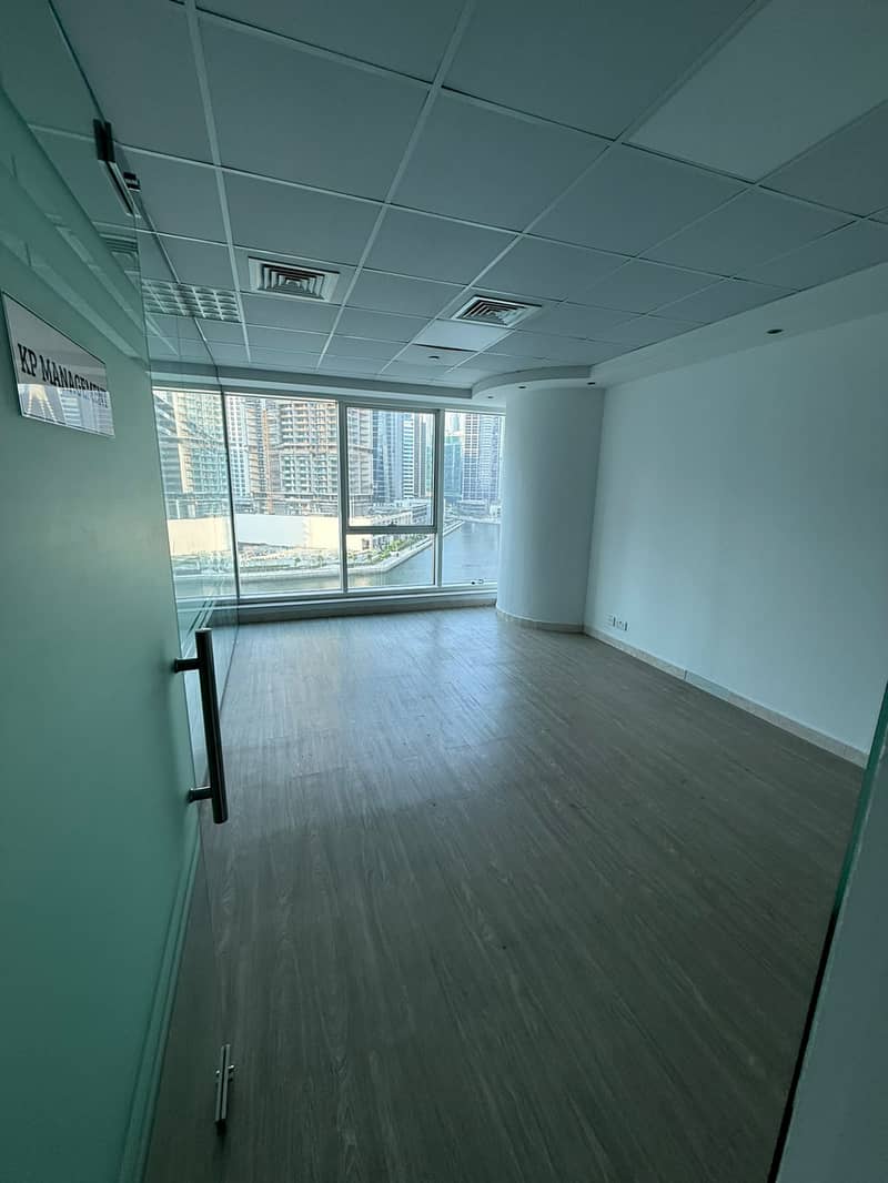 12 dac2380c-def4-4994-bed4-68dba278870f. jpg