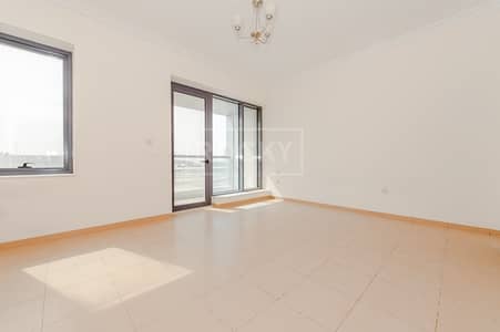 Spacious | Studio | Kitchen Equipped | Multiple Units Spacious | Studio | Kitchen Equipped | Multiple Units