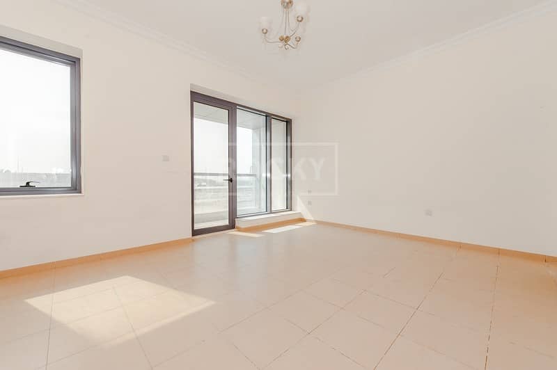 Spacious | Studio | Kitchen Equipped | Multiple Units Spacious | Studio | Kitchen Equipped | Multiple Units